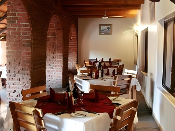 Food & Drinks 4, Cest Si Bon Hotel, Otjiwarongo