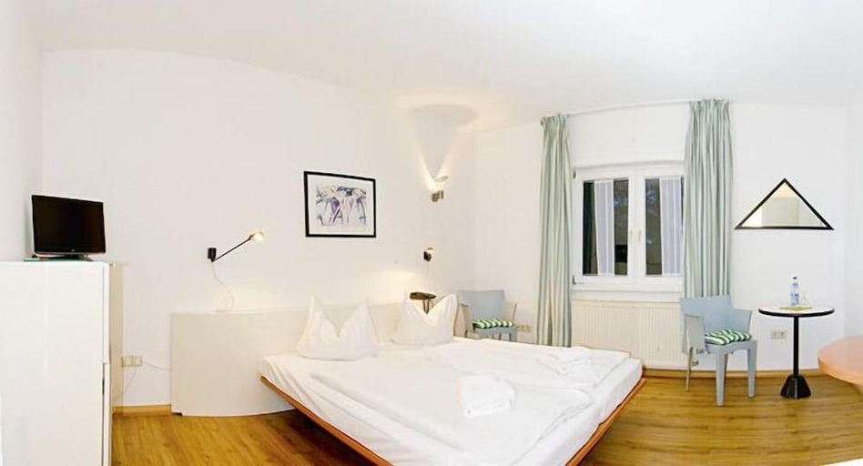 Bedroom 2, Hotel Haus Oberland, Hildburghausen