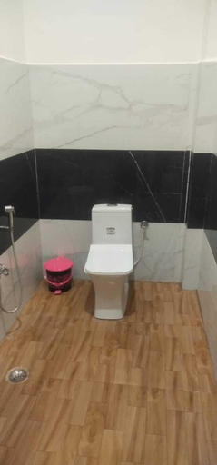 Bathroom 3, Moonvilla Banquet And Hotels, Allahabad