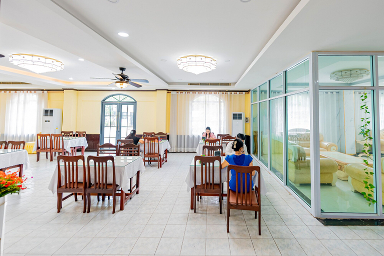 Food & Drinks 5, Chaleunxay Hotel, Vientiane