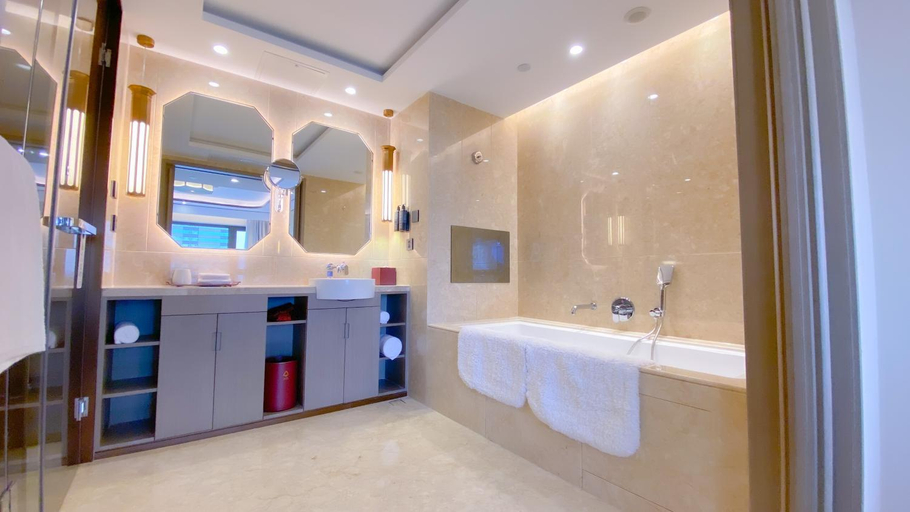 Bathroom 5, Beijing International Hotel, Beijing