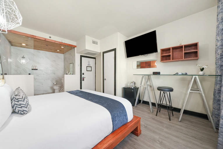 Bedroom 3, Chesterfield Hotel & Suites, Miami-Dade