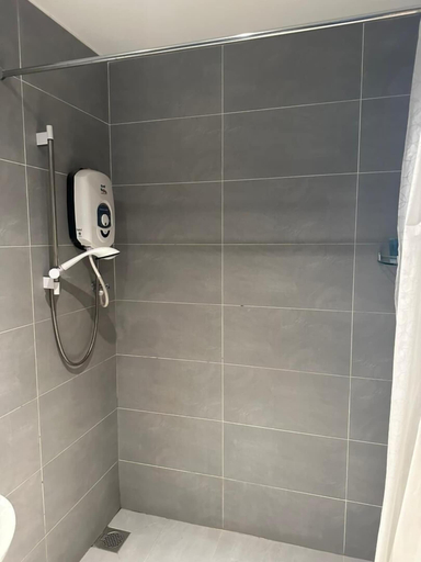 Bathroom 10