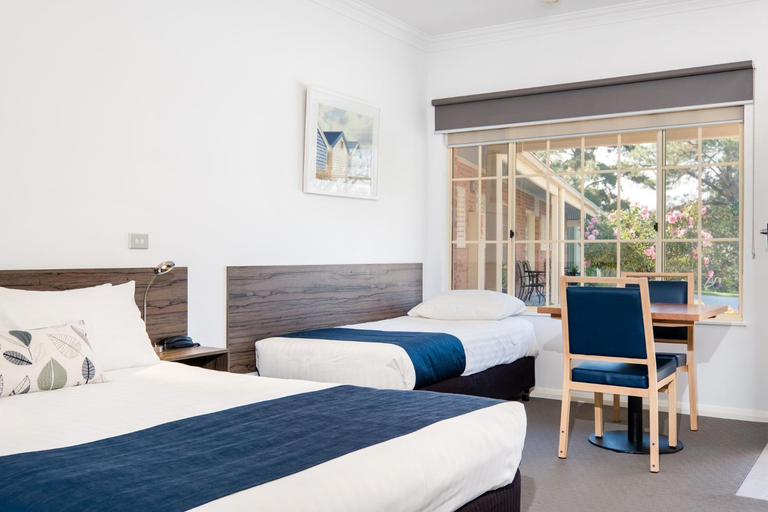 Bedroom 3, Commercial Golf Resort, Albury