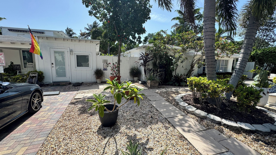 Exterior & Views 2, Inn On The Drive ( Adults Only), Broward