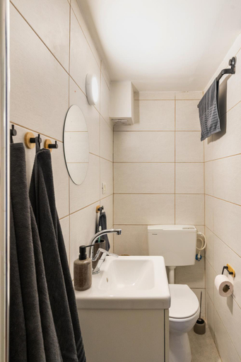 Bathroom 2, Dotan's Boutique Studios - By Gordon Beach!