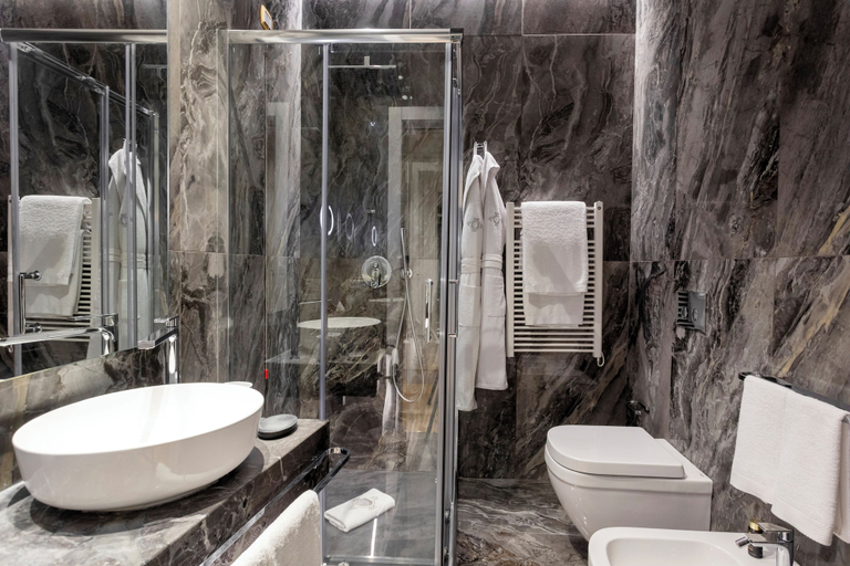 Bathroom 4, Grand Hotel et des Palmes, Palermo