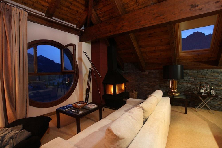 Bedroom 2, HOTEL EL Alboroque, Huesca