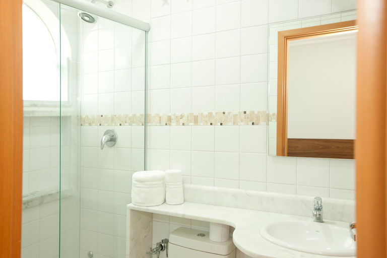 Bathroom, Hotel Colonial Plaza, Itu