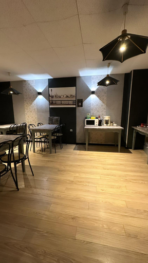 Others 3, Hotel Le Valeran, Meuse