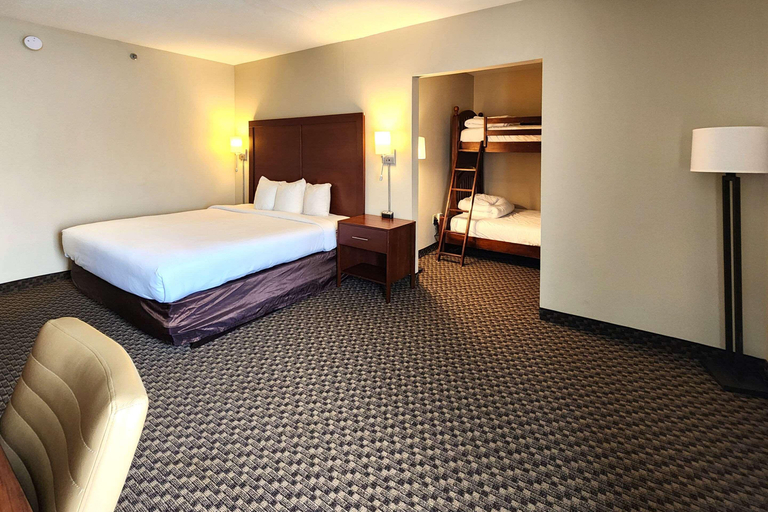Bedroom 4, Comfort Inn & Suites Near Pocono Mountains, Monroe