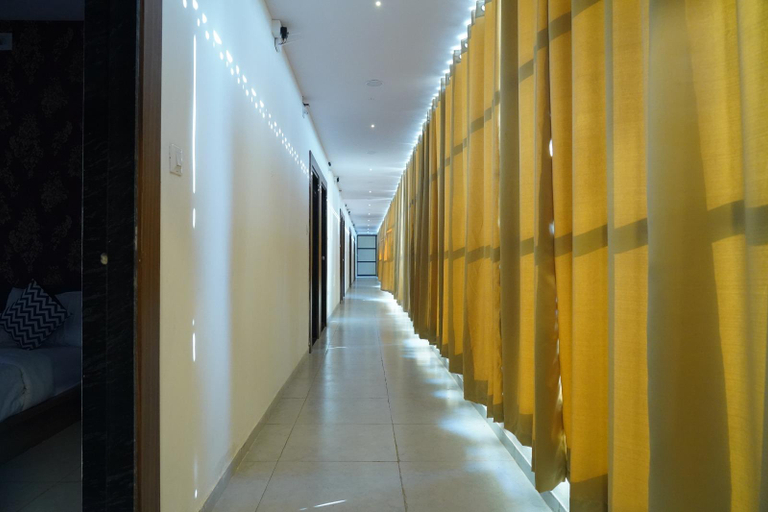 Public Area 2, Hotel Mahnsh Palace, Anand