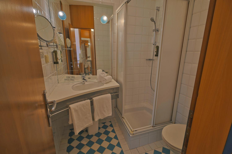 Bathroom 3, Promenaden-Strandhotel Marolt, Völkermarkt