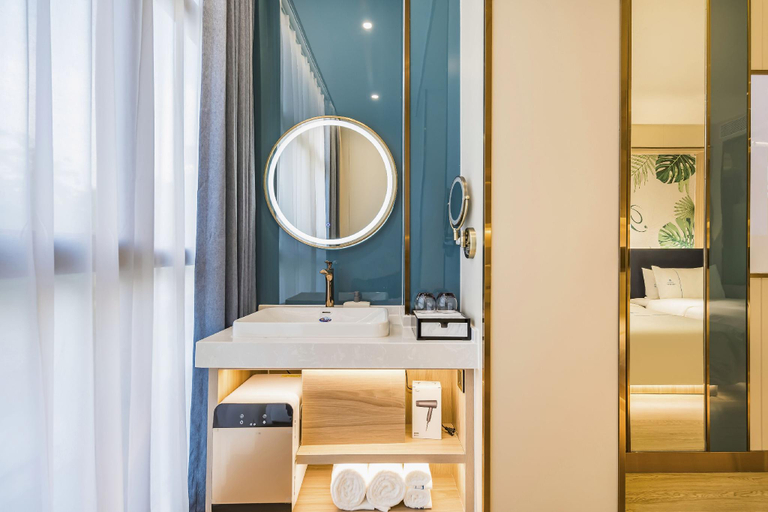 Bathroom 5, Dequan Luxury JingGuang Hotel, Beijing
