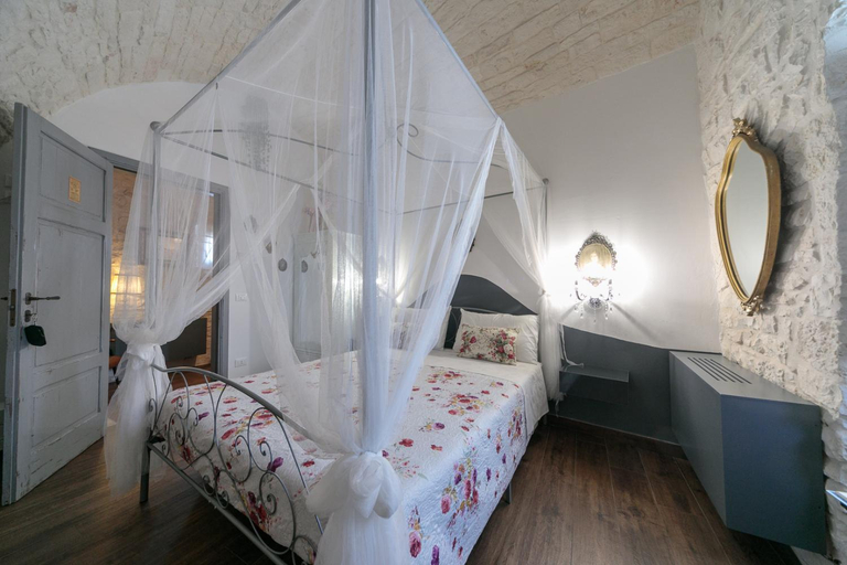Others 3, Opera B&B, Bari