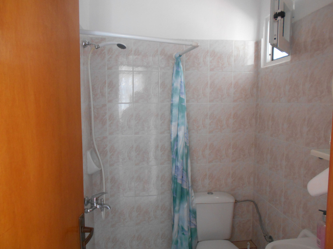Bathroom 5, Garifalia Studio's, Faistos
