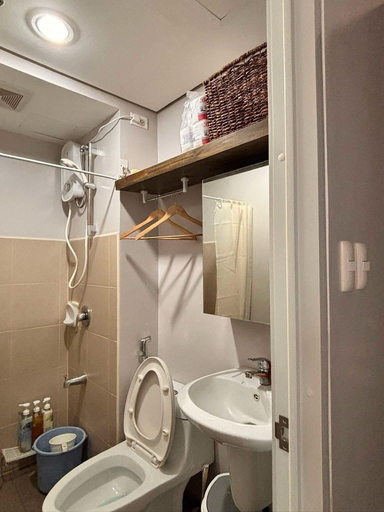 Bathroom 3, Avida Riala IT Park - Virgo Nest Rentals, Cebu City