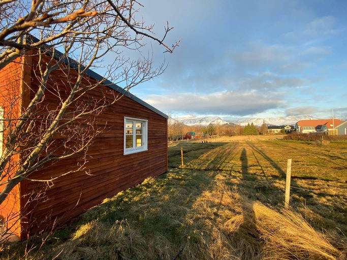 Exterior view 3, Cozy Little Cottage In The Golden Circle, Mosfellsbær