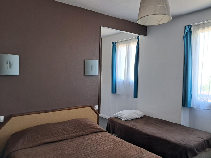 Others 2, hotel de la gare, Seine-et-Marne