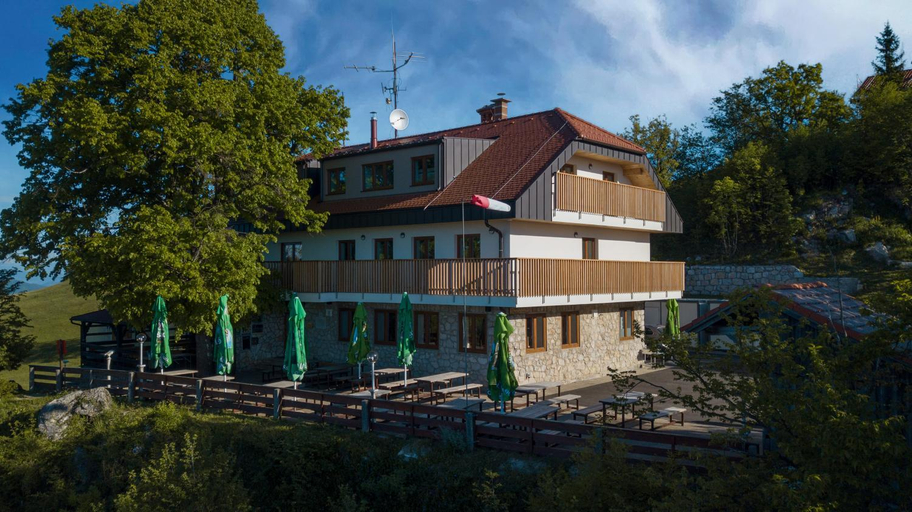 Exterior view 3, Tonckov dom na Lisci, Sevnica