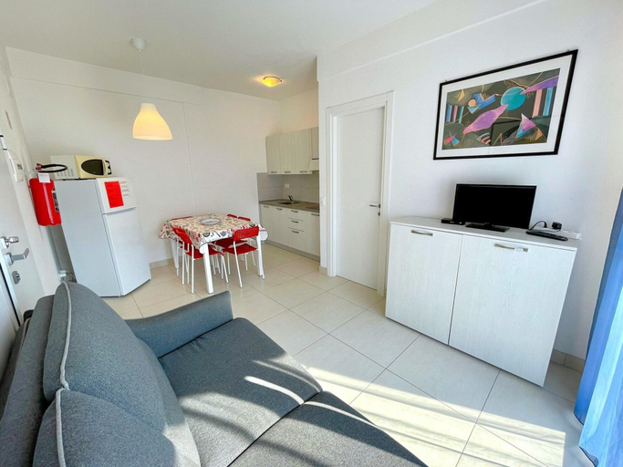 Private kitchen 5, Apartment in Caorle Near Adriatic Beaches, Venezia