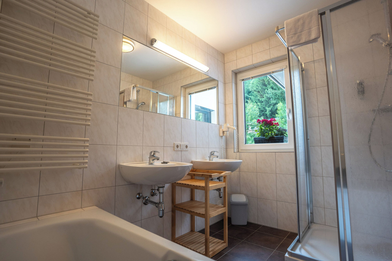 Bathroom 4, Appartements MaLo by we rent, Zell am See