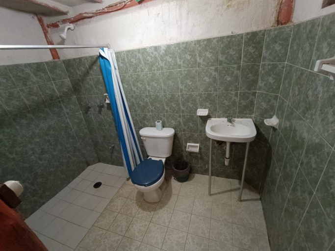 Bathroom 3, Centro Social Ecoturistico La Alberca, José María Morelos