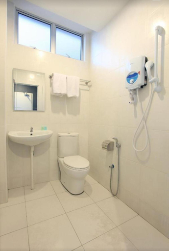 Others 5, Wan Loong Hotel, Pontian