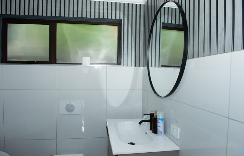 Bathroom 5, The Fine Line Lodge, City of Tshwane