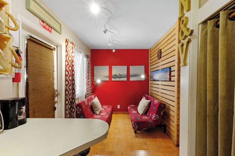 Bedroom 2, 1BR Pet-friendly Studio Parking & Backyard BBQ, Broward