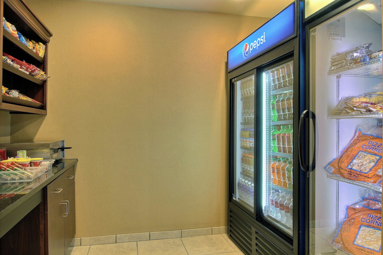 Food & Drinks 5, Cobblestone Inn & Suites - Linton, Emmons