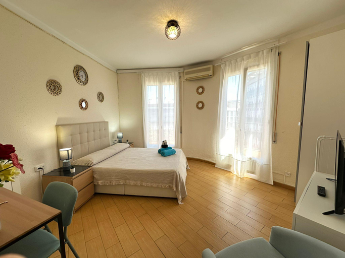 Others 5, Rooms Valencia, Barcelona
