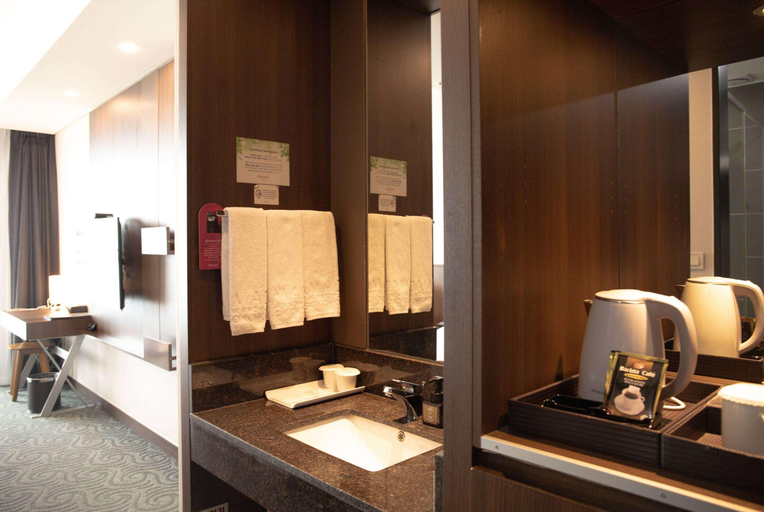 Bathroom 5, Ramada Gangwon Sokcho Hotel, Sokcho