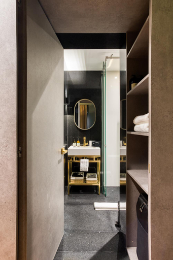 Bathroom 4, El Alfonsa, Mexico City