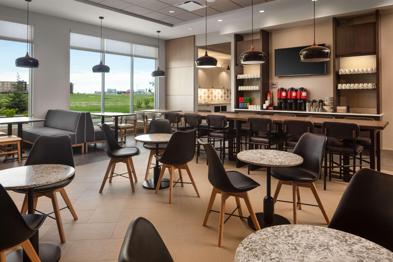 Food & Drinks 5, Hyatt Place Calgary Airport, Division No. 6
