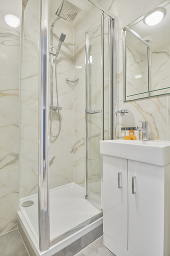 Bathroom 4, Camden Road Hotel, London
