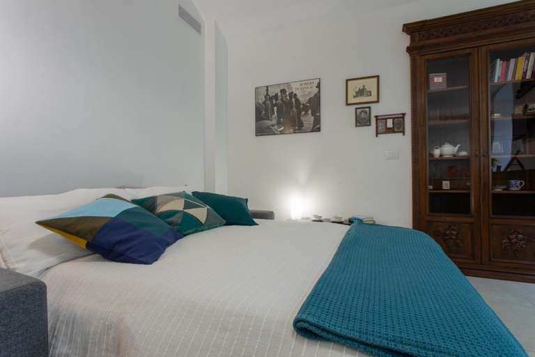 Room 4, Rosso di San Salvario by Wonderful Italy, Torino