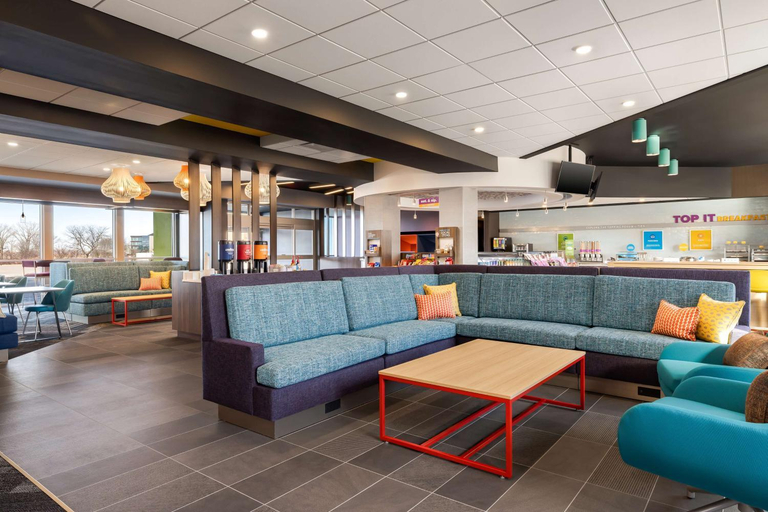 Public Area 2, Tru By Hilton Oshkosh, Winnebago
