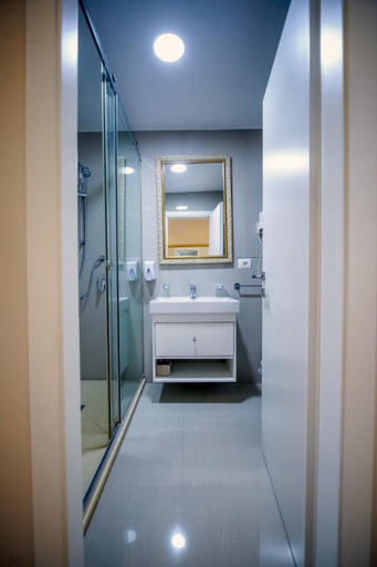 Bathroom 4, Univers Resort, Elbasanit