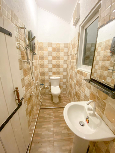 Bathroom 2, Green view heeressagala, K.F.G. & G. Korale
