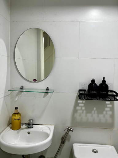 Bathroom 4, Loft-type condo in Mandaluyong w/ view & parking, Mandaluyong