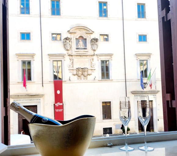 Exterior & Views 2, Golden palace luxury guest house, Roma