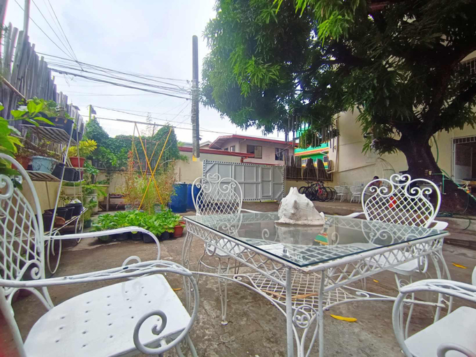Others 5, Bed and Brewhouse, Parañaque