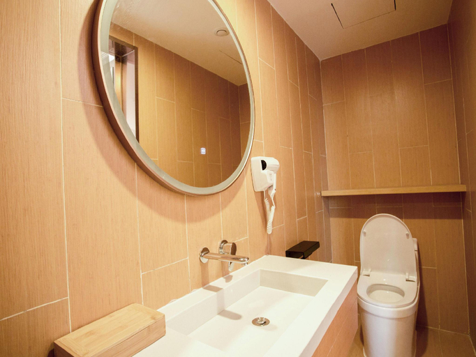 Bathroom 3, Starway Hotel Beijing Guomao, Beijing