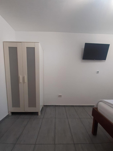 Others 4, Vila Dionysos Brasov, Ghimbav