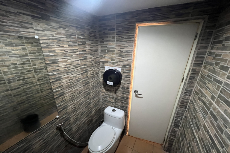 Bathroom 4, Angeles Palace Hotel, Angeles City