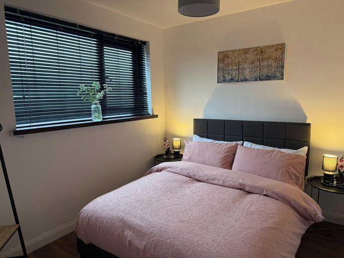 Bedroom 4, Cozy Retreat in Bridgend With 3 Bedrooms, Bridgend
