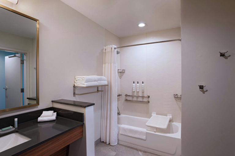 Bathroom 4, Fairfield Inn & Suites By Marriott Harlingen, Cameron
