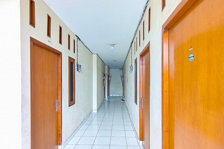 Others 3, Homestay Cemara Bekasi Mitra RedDoorz, Bekasi
