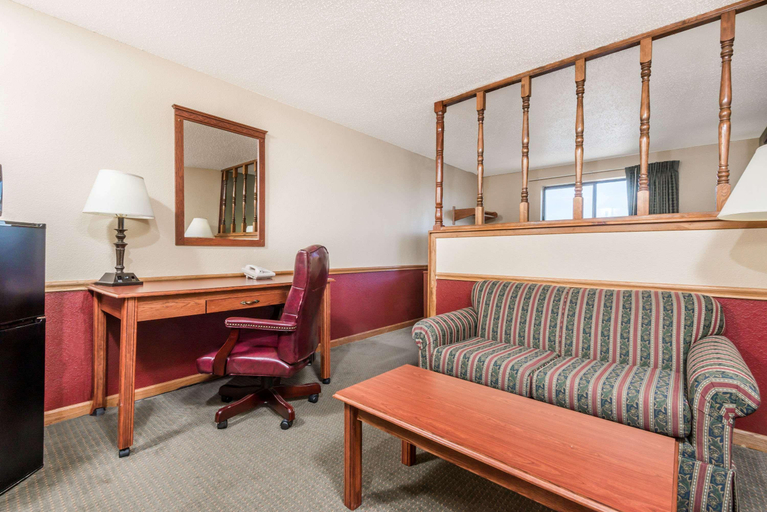 Bedroom 4, Super 8 by Wyndham Maysville KY, Mason